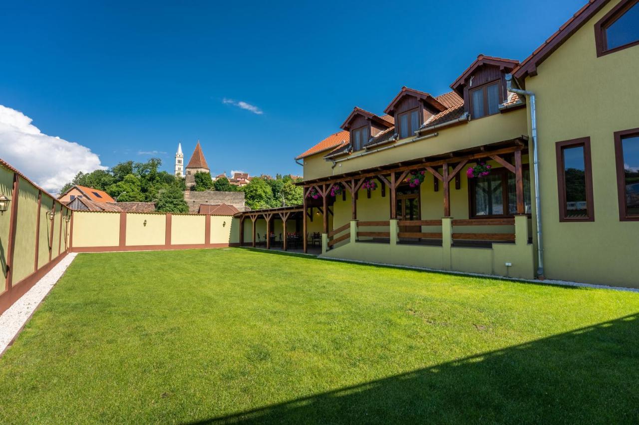 Hotel Princessophie Sighisoara Luaran gambar