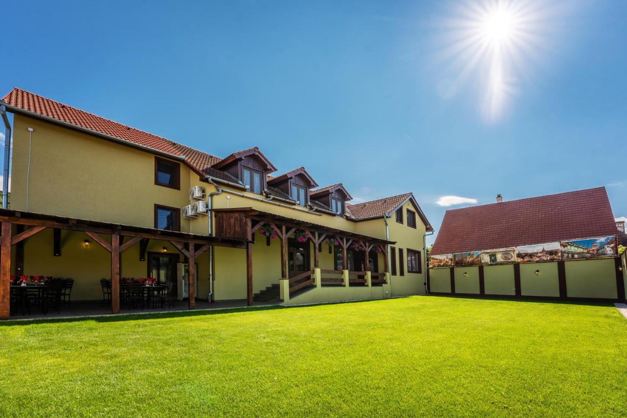 Hotel Princessophie Sighisoara Luaran gambar