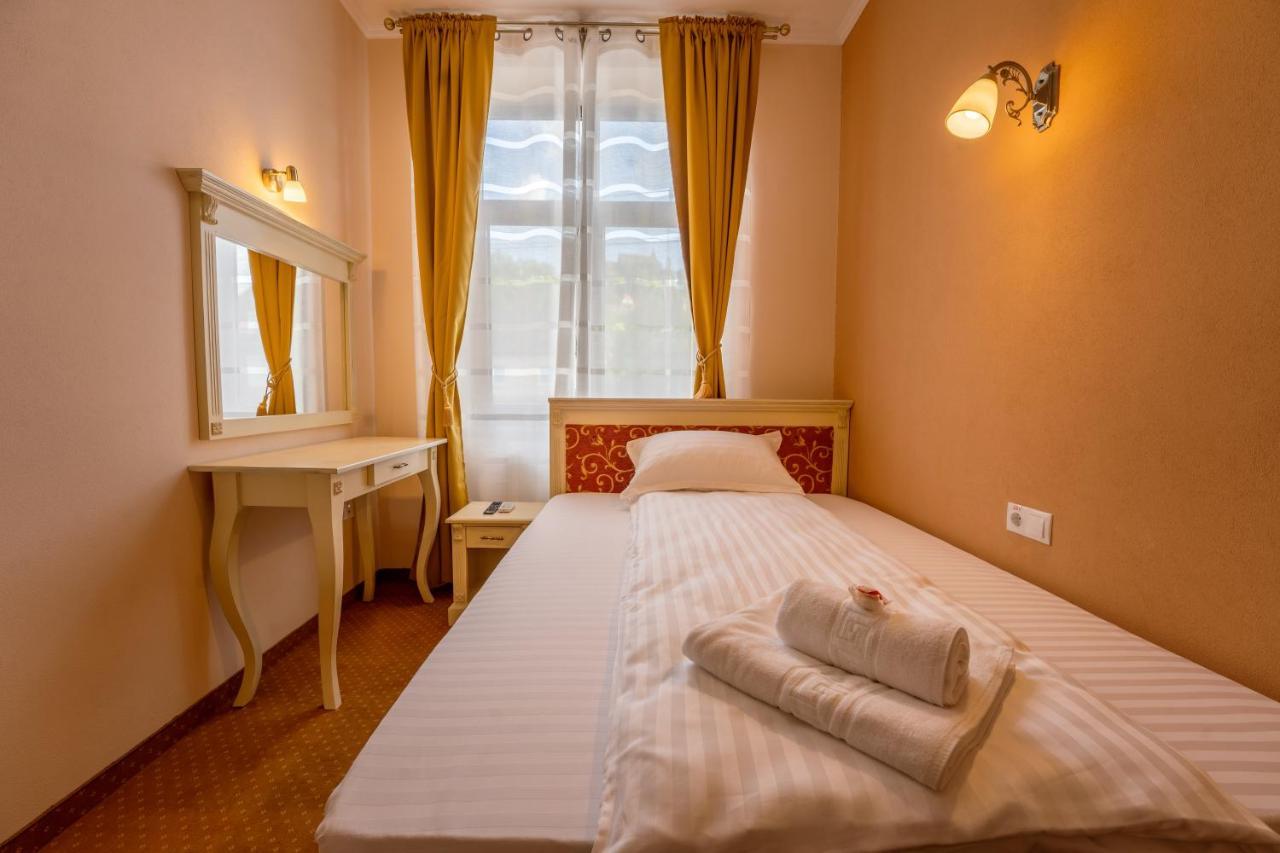 Hotel Princessophie Sighisoara Luaran gambar