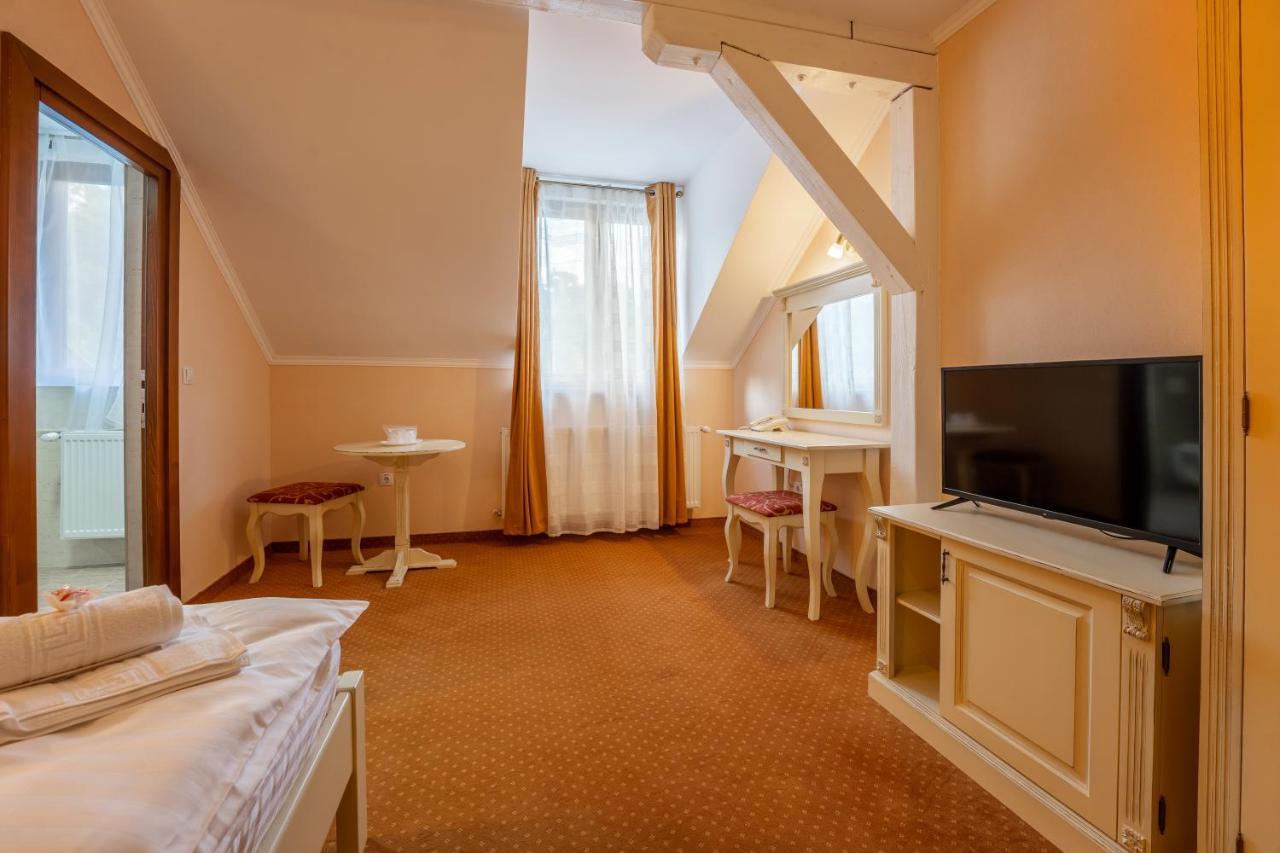 Hotel Princessophie Sighisoara Luaran gambar