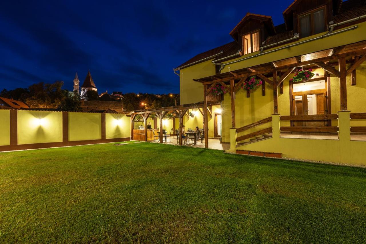 Hotel Princessophie Sighisoara Luaran gambar